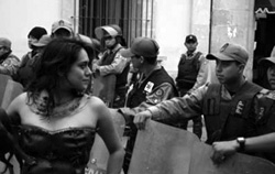 Le&oacute;n, Gabriela